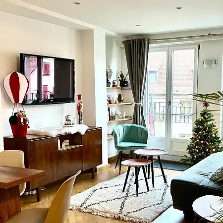 Magnifique 4 Personnes - 2 - 2 Sdb - Grande Terrasse Rue Des Tetes - Centre *